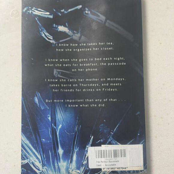 The Perfect Roommate by Minka Kent Psychological Thriller Paperback Book English - Picture 2 of 2